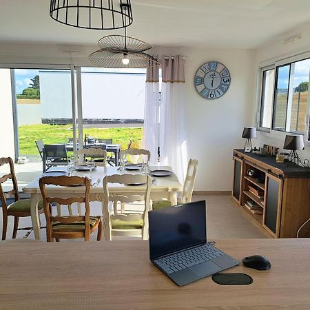 Single Storey Holiday Home In Cléder Kültér fotó